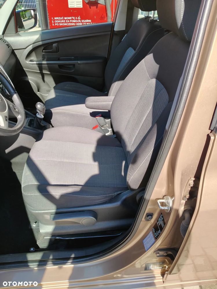 Kia Venga - 14