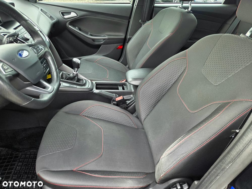 Ford Focus 1.0 EcoBoost ST-Line - 5