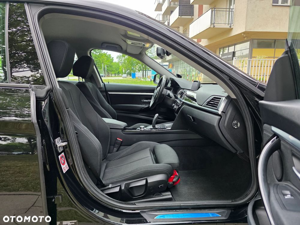 BMW Seria 3 318d Sport Line - 37