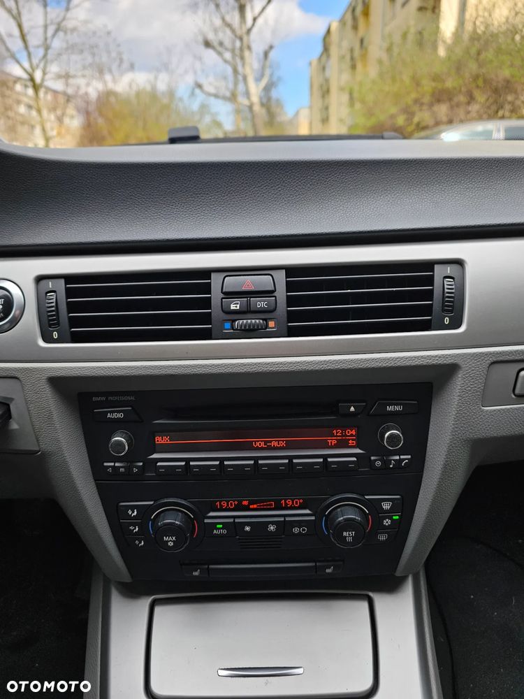 BMW Seria 3 330i - 6