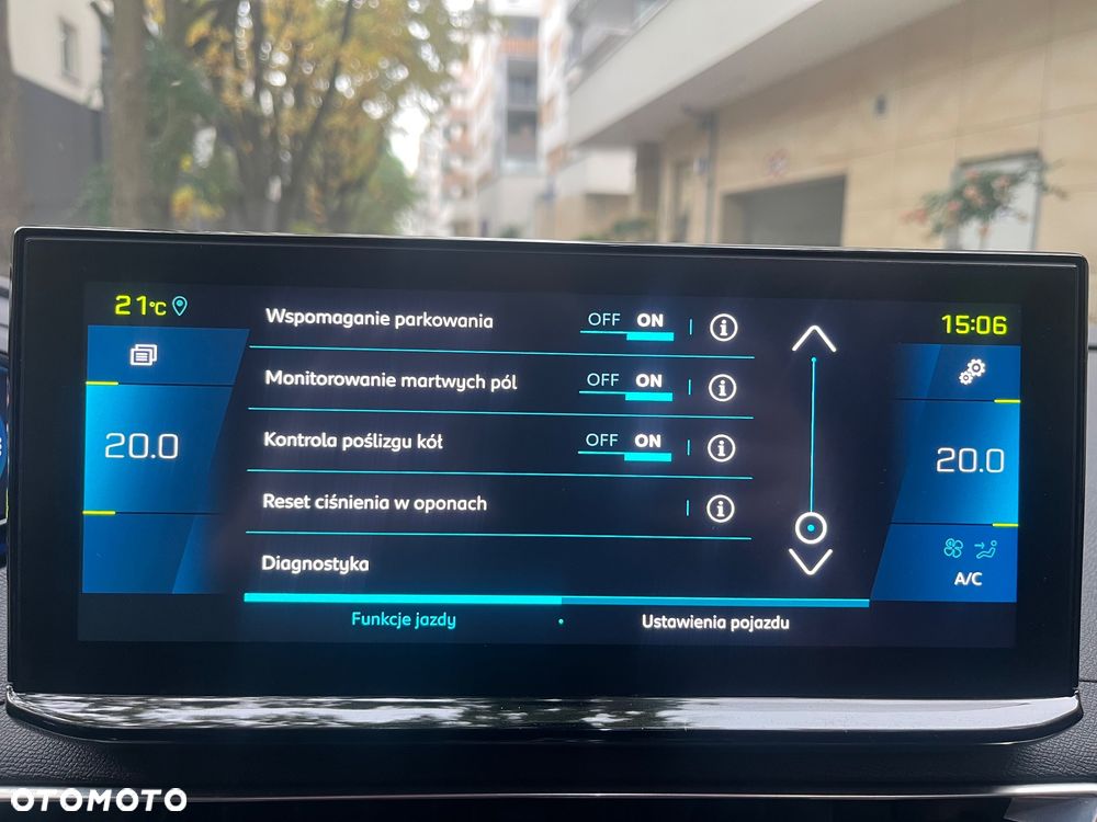 Peugeot 3008 1.6 PureTech HYbrid4 GT Line S&S EAT8 - 28