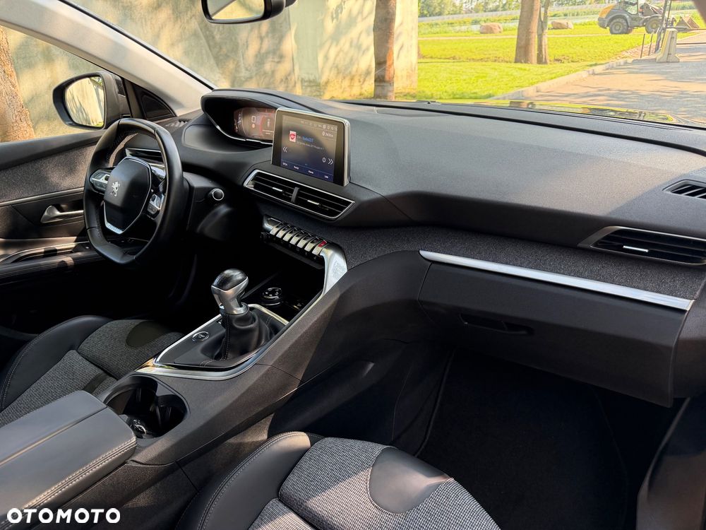Peugeot 3008 PureTech 130 Stop & Start GPF Allure - 8