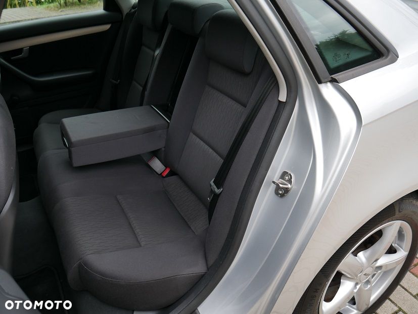 Audi A4 Limousine - 23