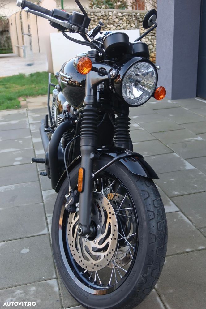 Triumph Bonneville T120 Black - 1