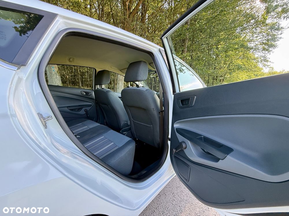 Ford Fiesta 1.25 Ambiente - 26