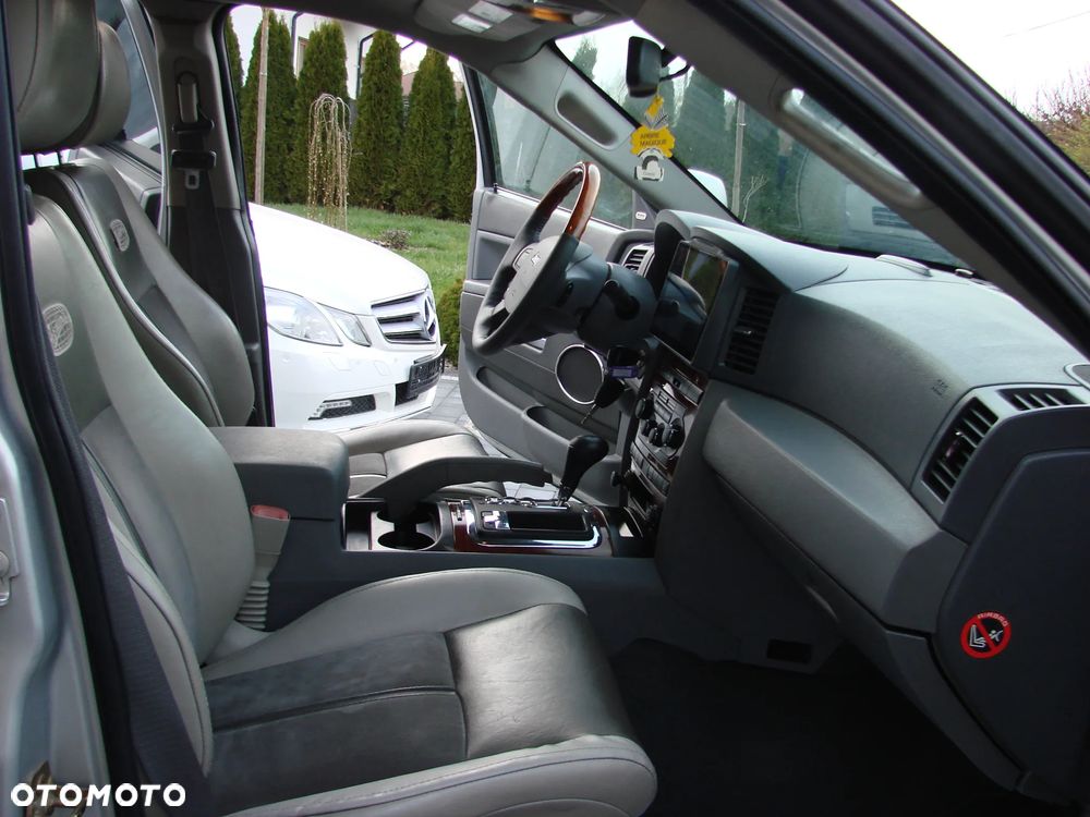 Jeep Grand Cherokee - 17