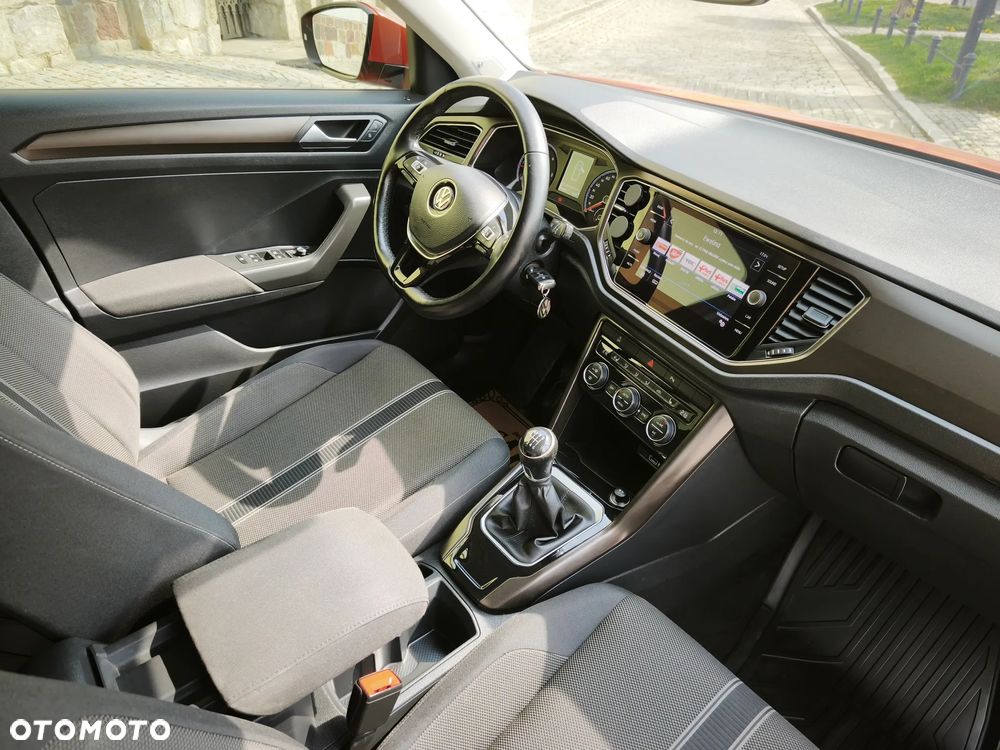 Volkswagen T-Roc 2.0 TDI SCR DPF Advance - 12