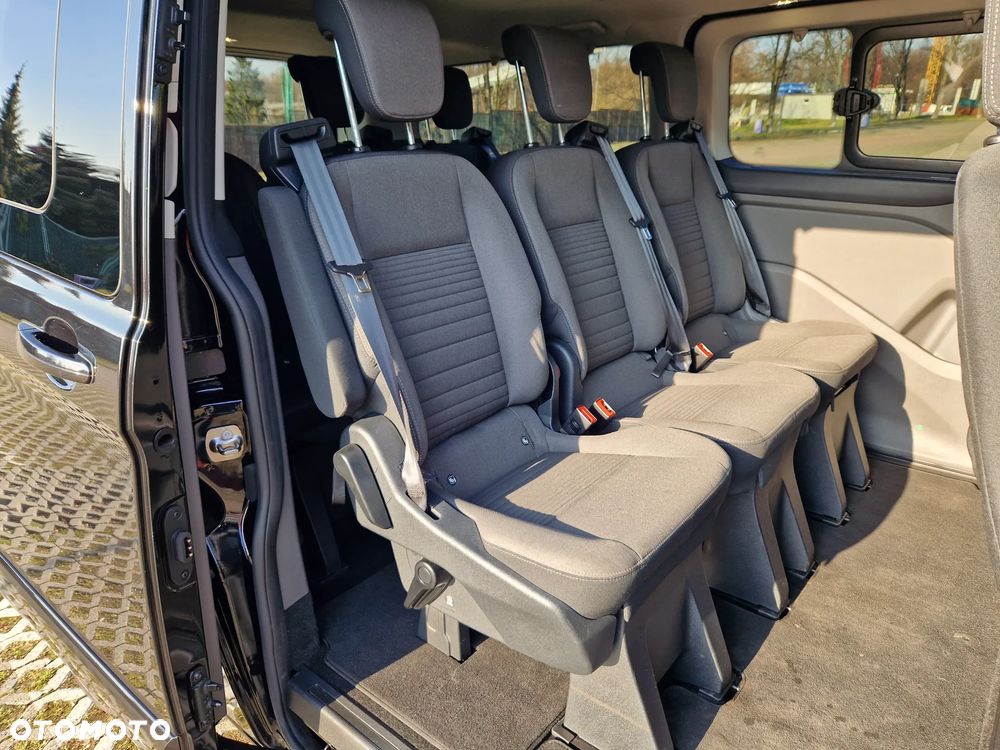 Ford Tourneo Custom - 11