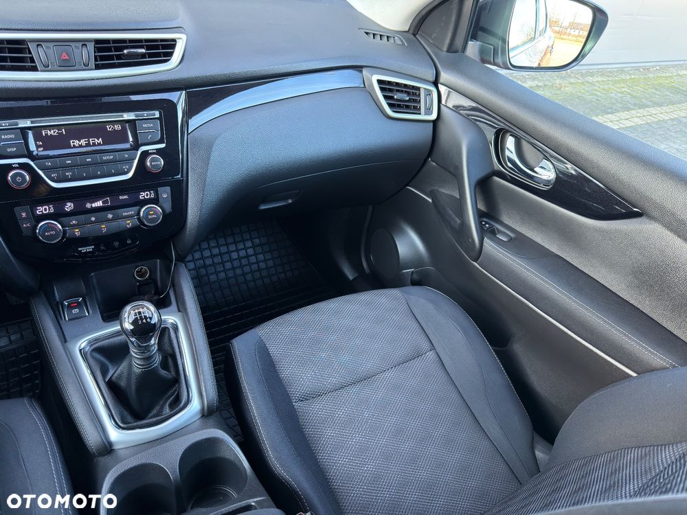 Nissan Qashqai 1.2 DIG-T N-Connecta EU6 - 10