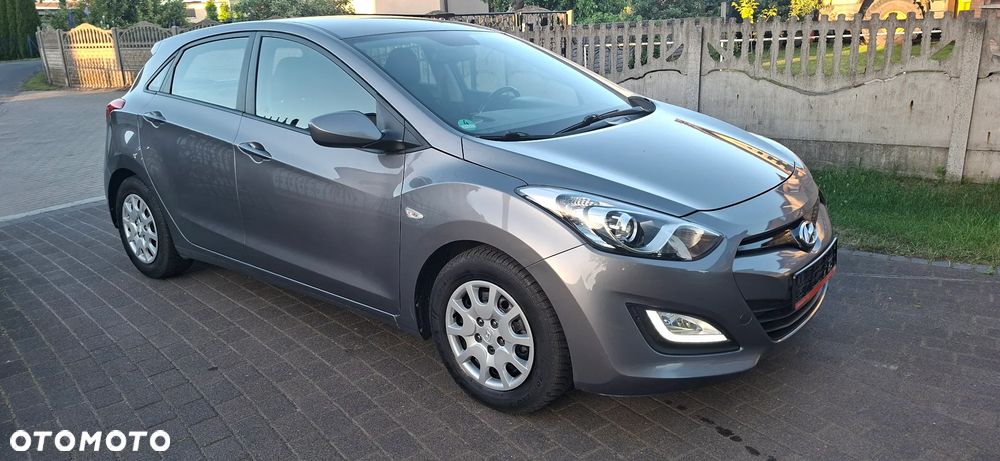 Hyundai i30 1.4 Classic + - 27