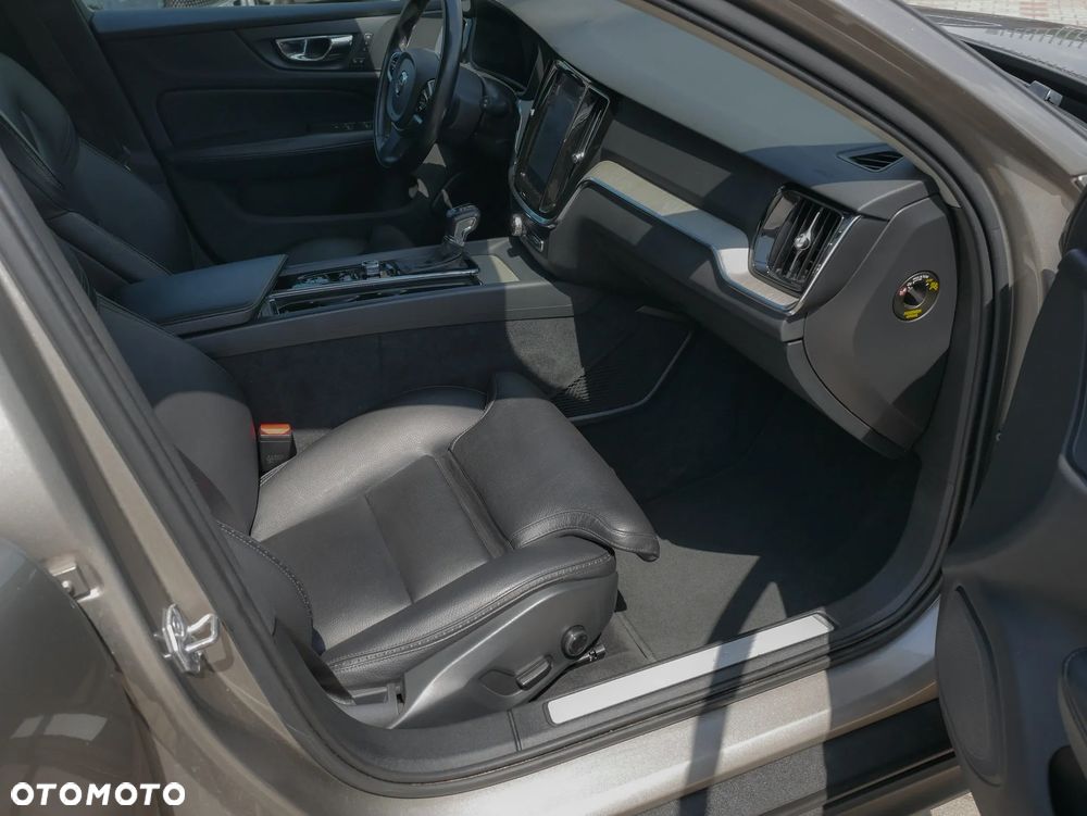 Volvo V60 Cross Country D4 AWD Geartronic Pro - 18