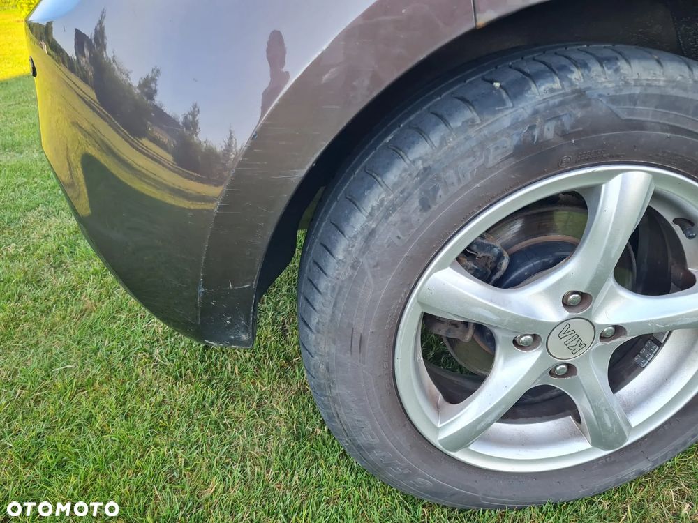 Kia Rio - 15