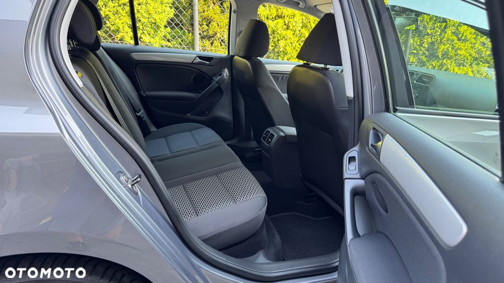 Volkswagen Golf 1.6 Comfortline - 25