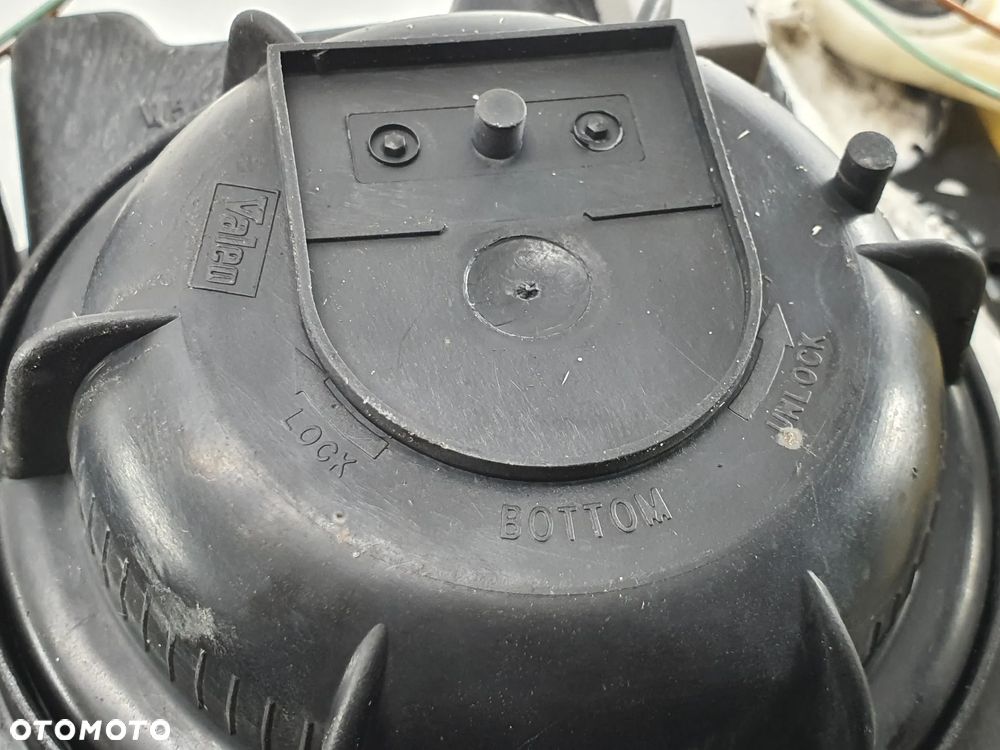 LAMPA PRAWA REFLEKTOR KIERUNKOWSKAZ  IVECO EUROCARGO - 14