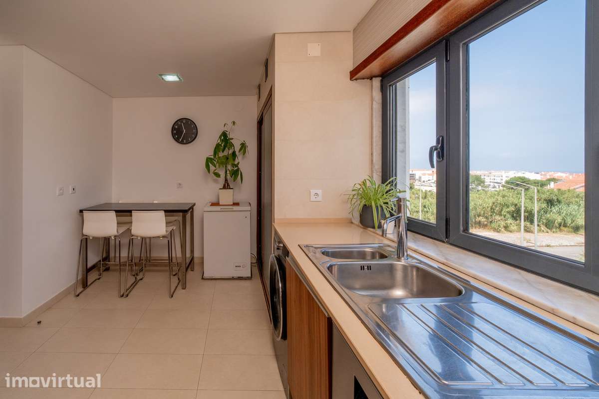 Apartamento T2+2 Duplex, Santa Cruz c/Vista Mar, Garagem e Arrecadação - Grande imagem: 5/33