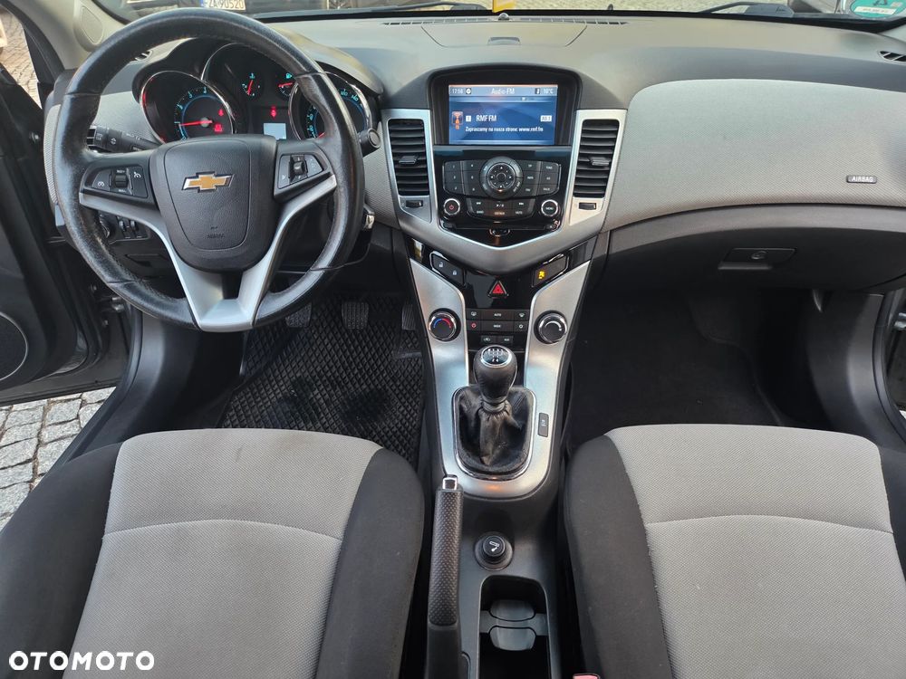 Chevrolet Cruze 1.8 LT - 17