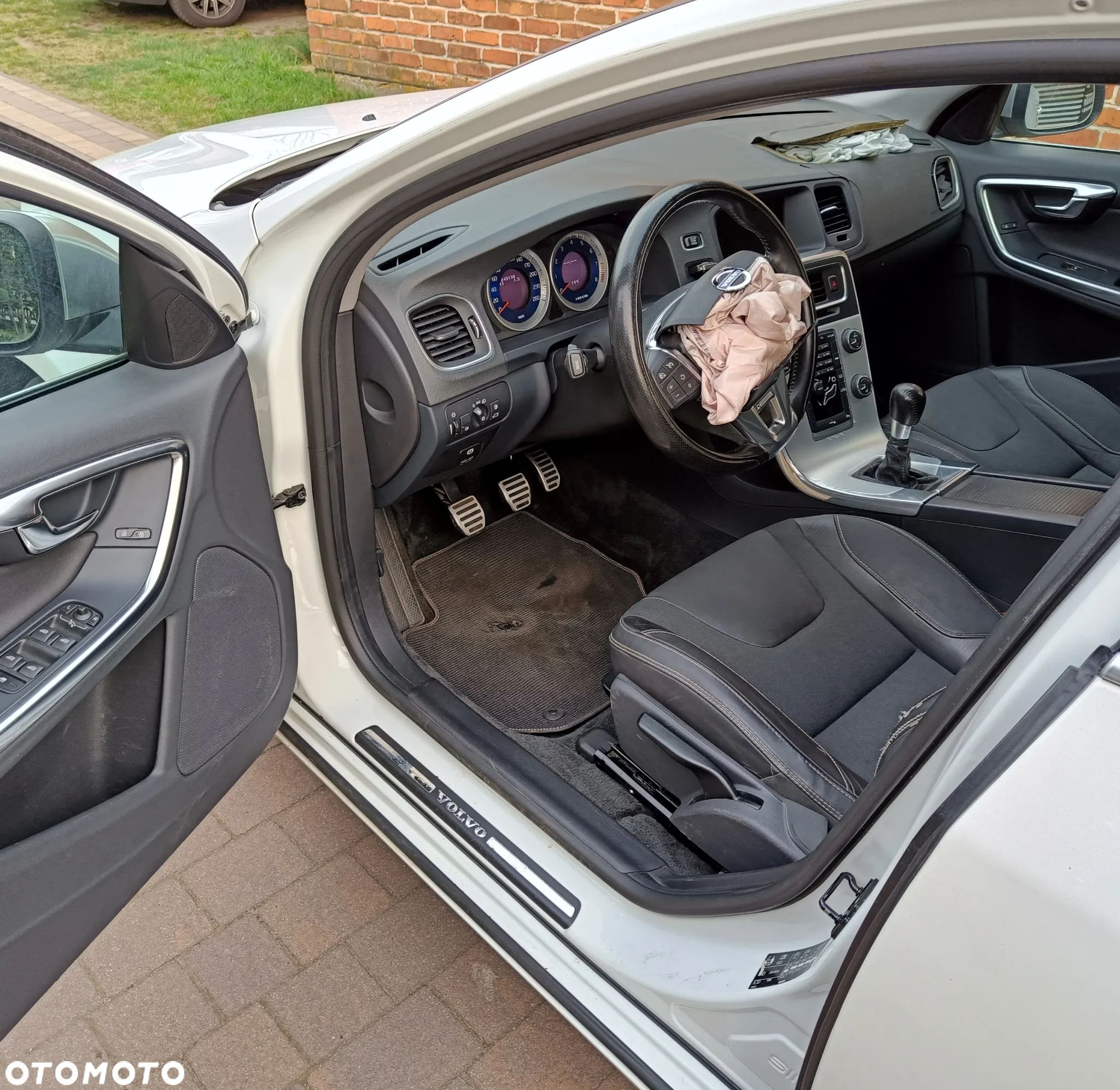 Volvo V60 T3 R-Design Kinetic - 5
