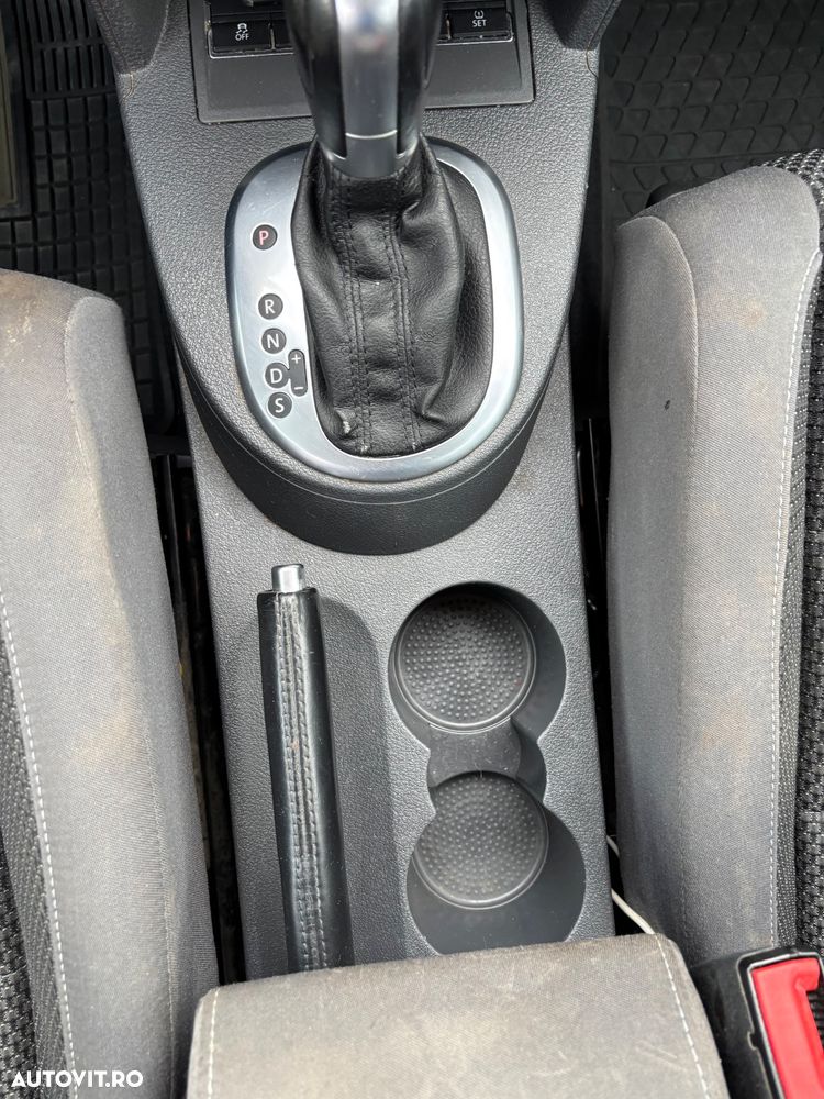 Volkswagen Touran 2.0 TDI DSG Comfortline - 9