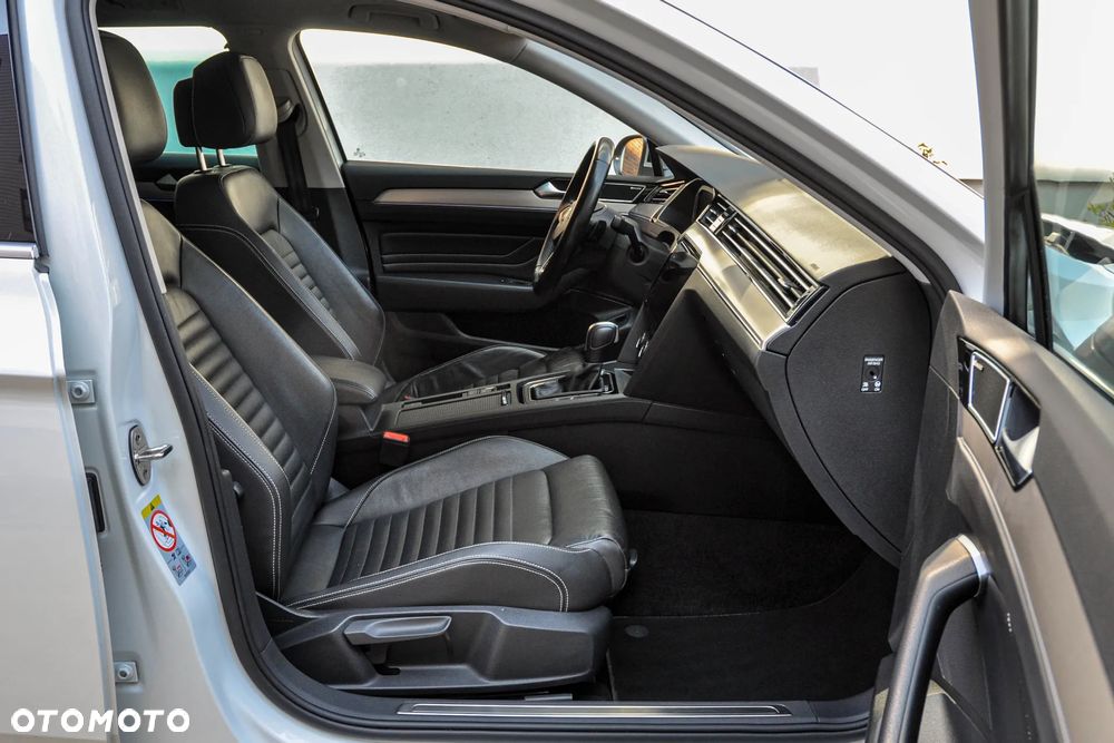 Volkswagen Passat Alltrack - 12