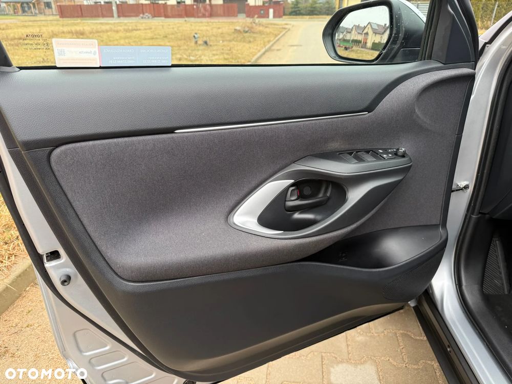 Toyota Yaris Hybrid 1.5 Style - 11