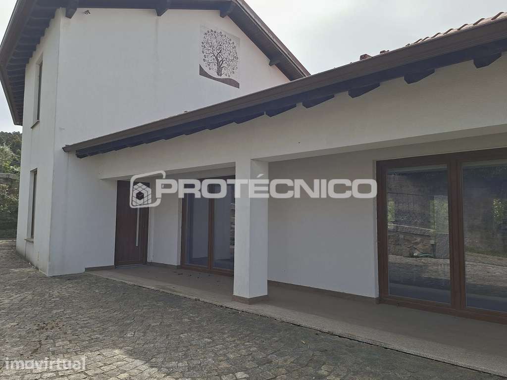 Moradia T4 em Campia - Grande imagem: 2/56