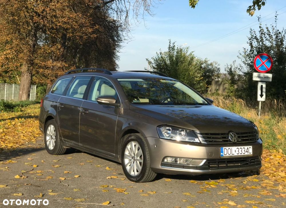 Volkswagen Passat - 1