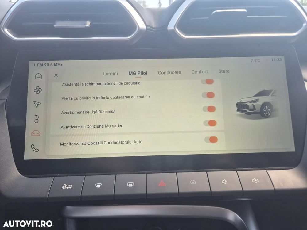 MG ZS HEV 1.5 GSI AT Exclusive - 24