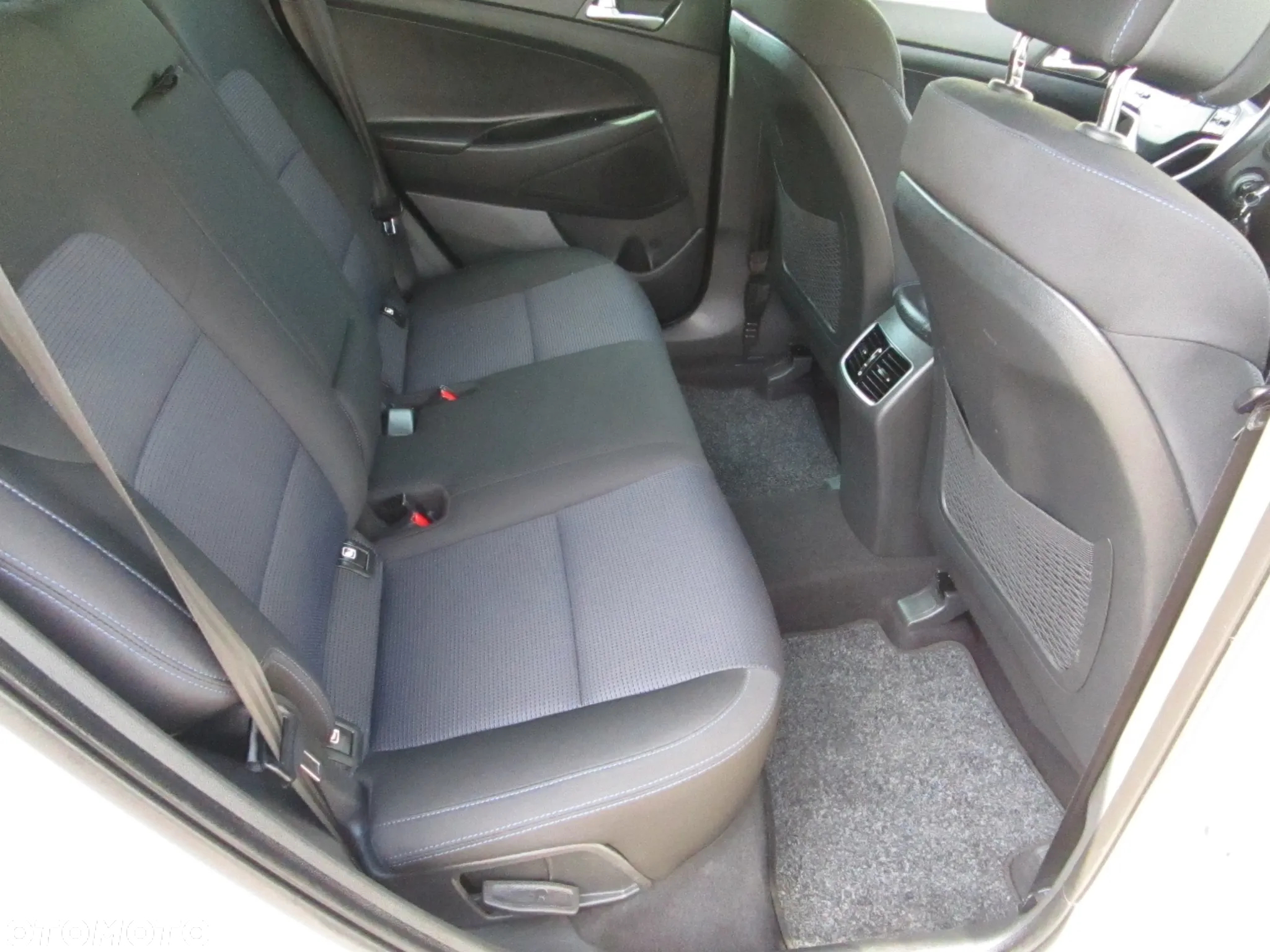 Hyundai Tucson 1.6 T-GDI Comfort 2WD - 27