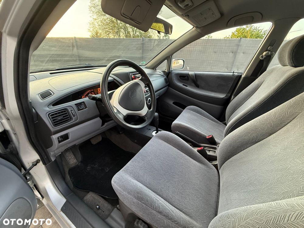 Suzuki Liana - 7