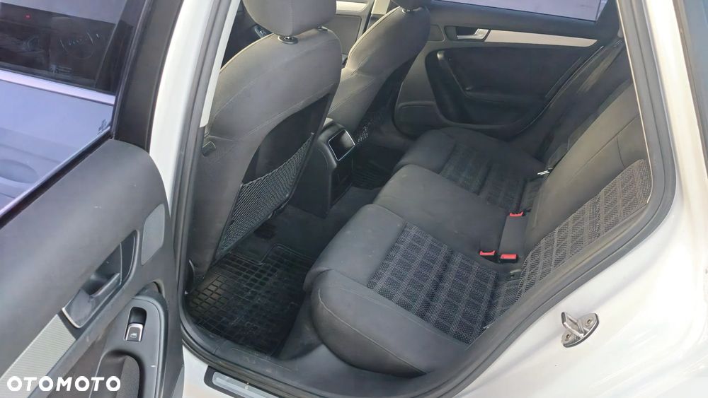 Audi A4 Avant 2.0 TDI ultra - 8