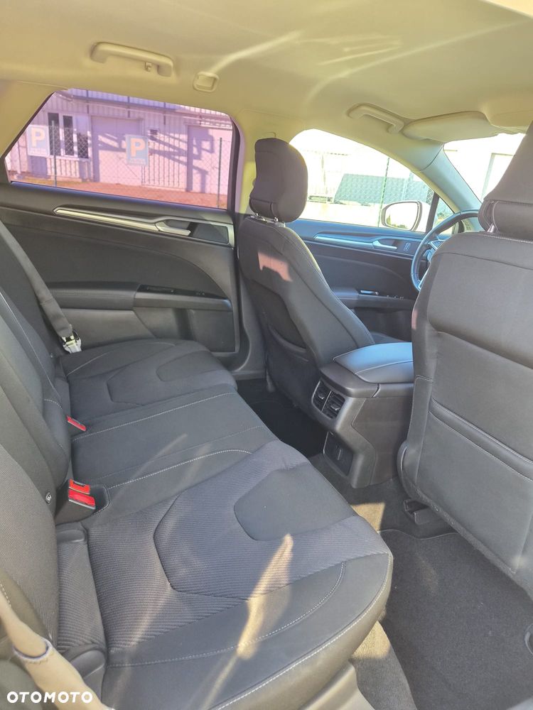 Ford Mondeo - 29