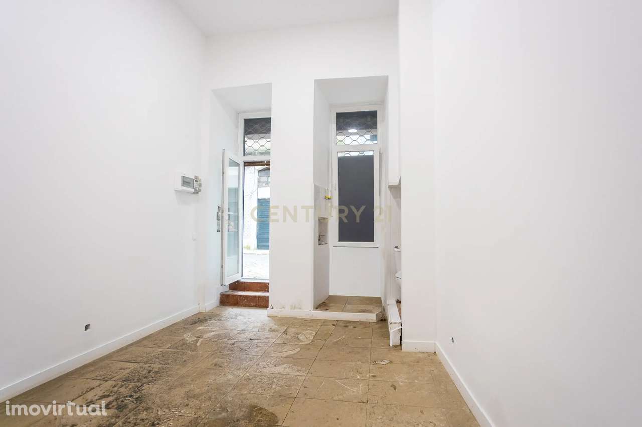 Loja Renovada em Arroios – Oportunidade Única - Grande imagem: 2/7