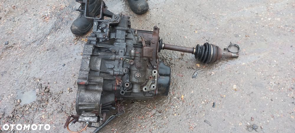 Toyota Corolla E12 2.0D4D 04r skrzynia biegów manualna 5b - 1