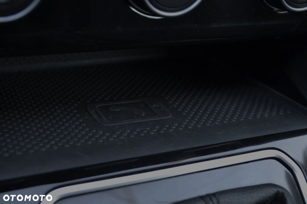 Volkswagen Passat 2.0 TSI Business DSG - 35