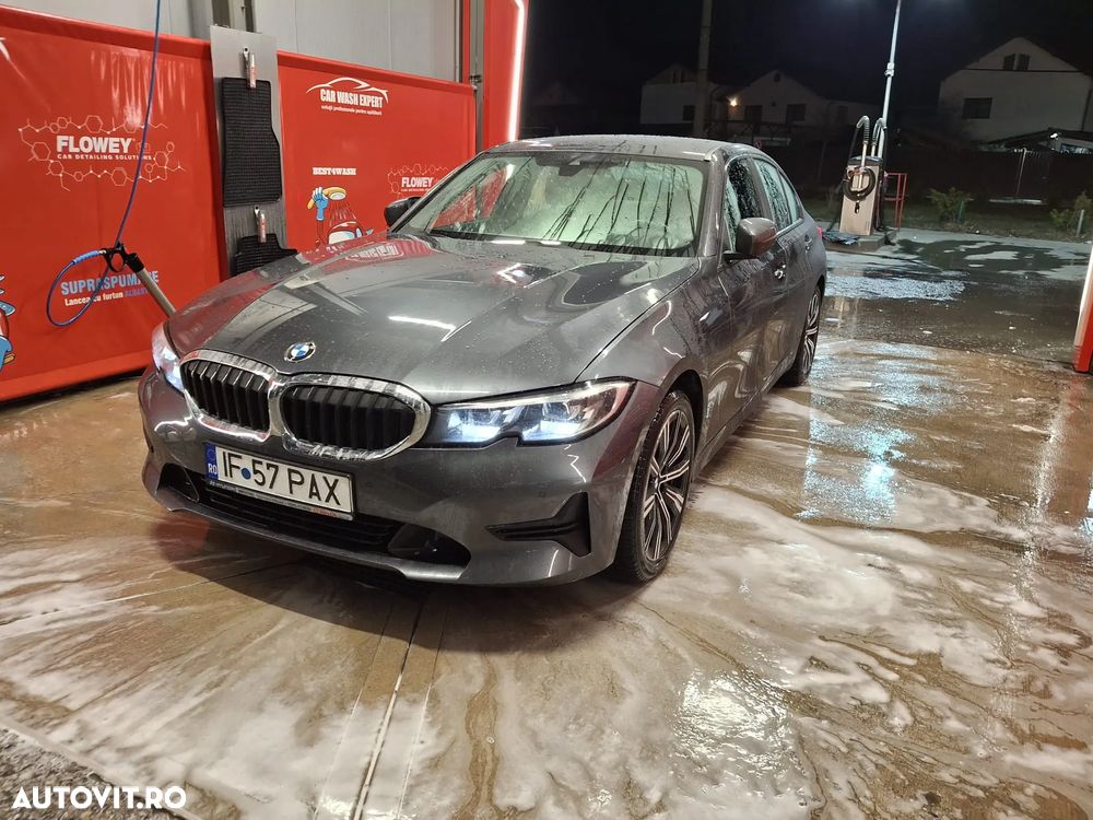 BMW Seria 3 318i AT - 6