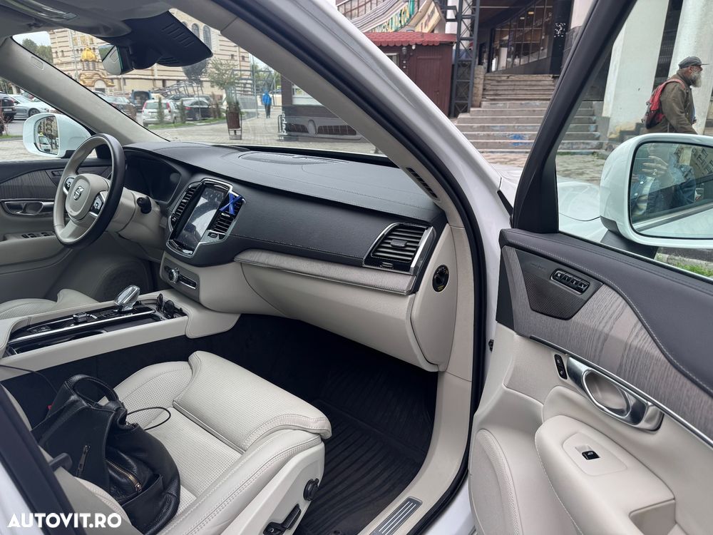 Volvo XC 90 - 8