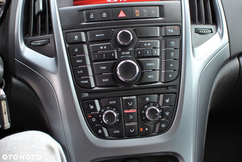 Opel Astra 1.4 T Cosmo S&S - 28