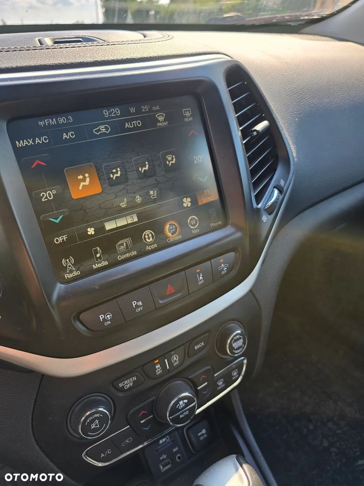 Jeep Cherokee - 20