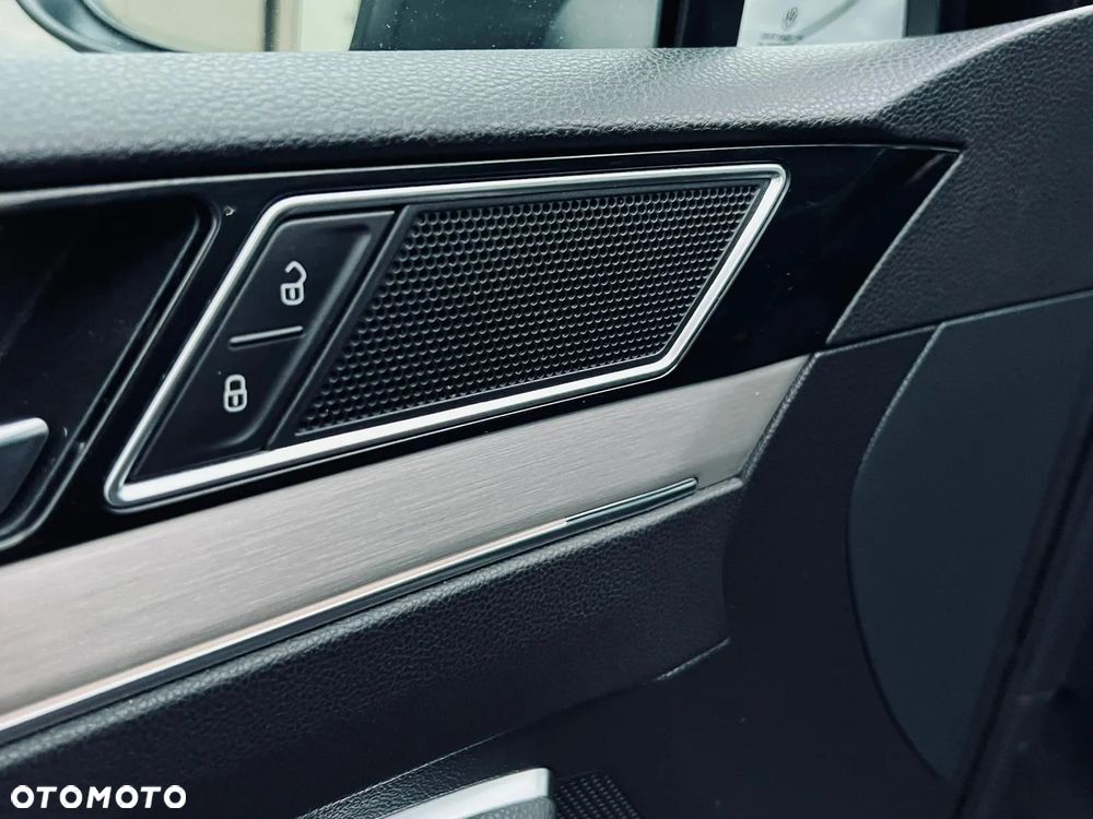 Volkswagen Passat - 14