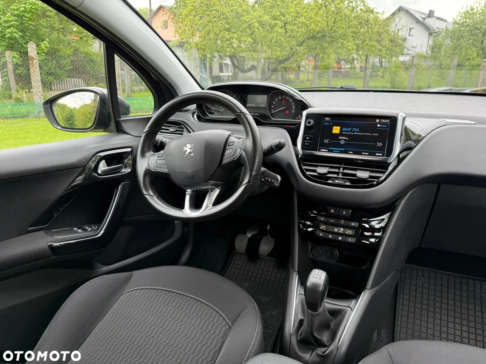 Peugeot 208 1.2 PureTech Style - 12