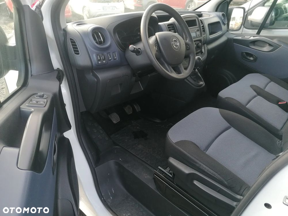 Opel Vivaro - 11