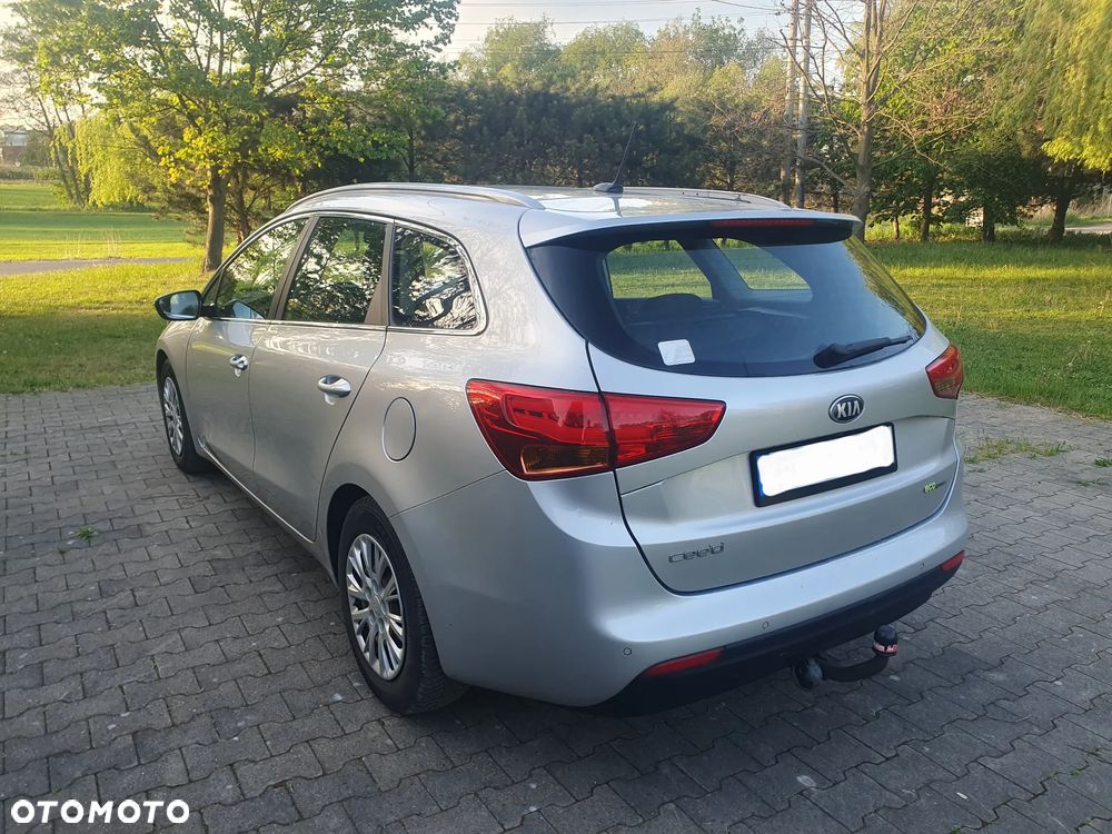 Kia Ceed 1.6 GDI Business Line - 17