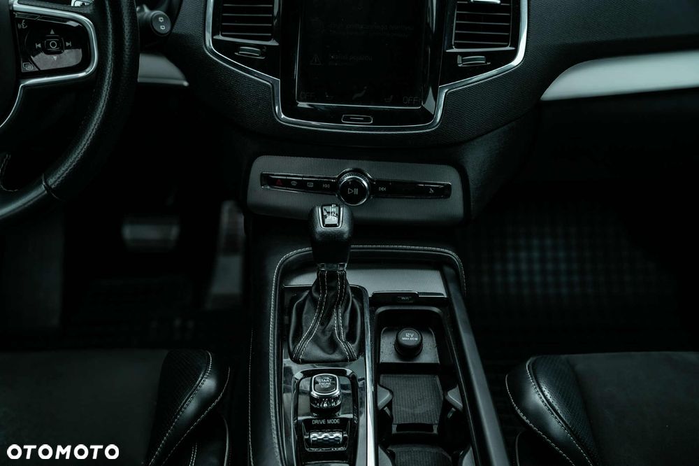Volvo XC 90 D5 SCR AWD R-Design - 34