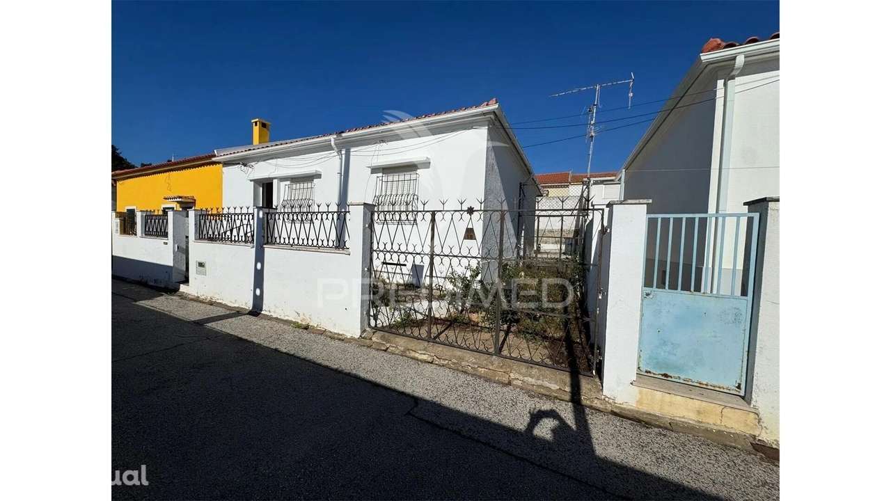 Moradia com grande quintal - Grande imagem: 2/10