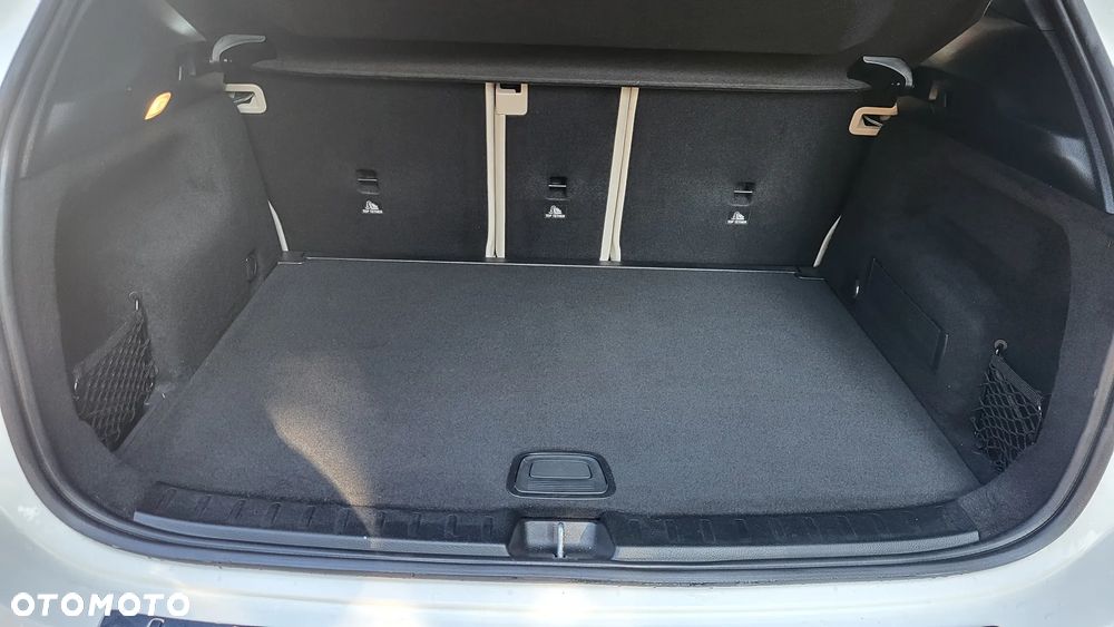 Mercedes-Benz GLA - 28