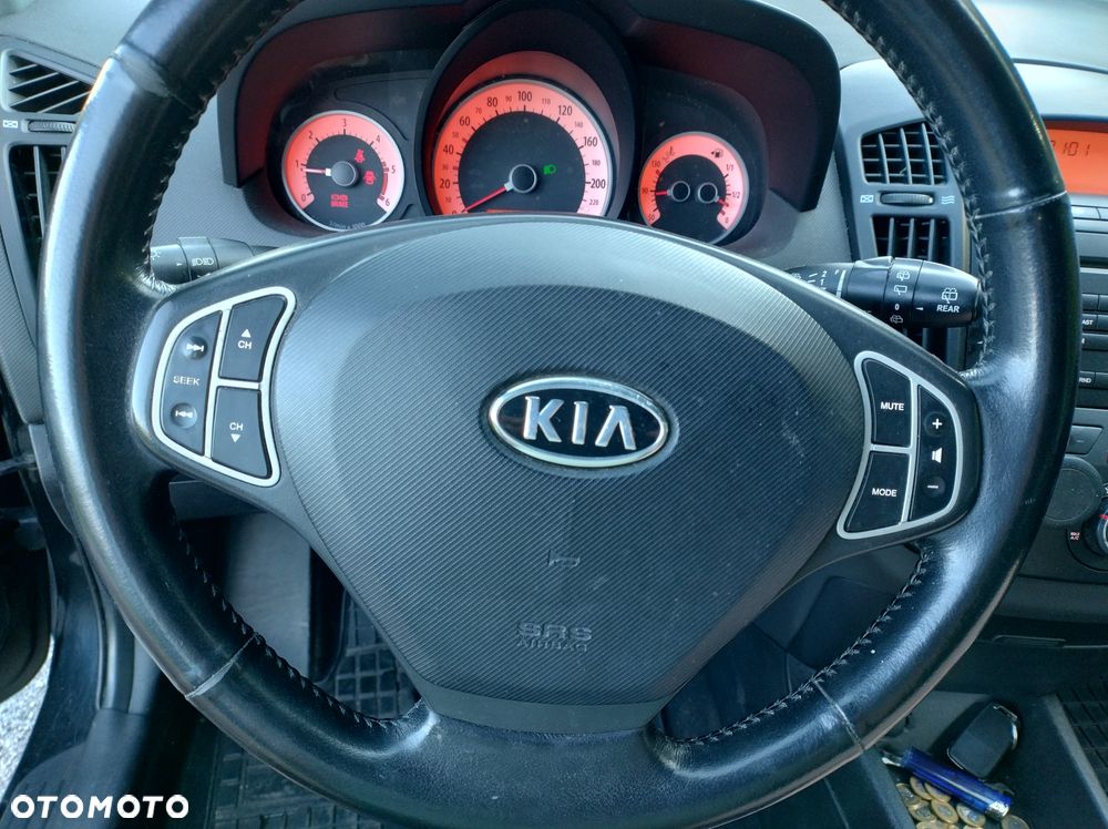 Kia Ceed - 8
