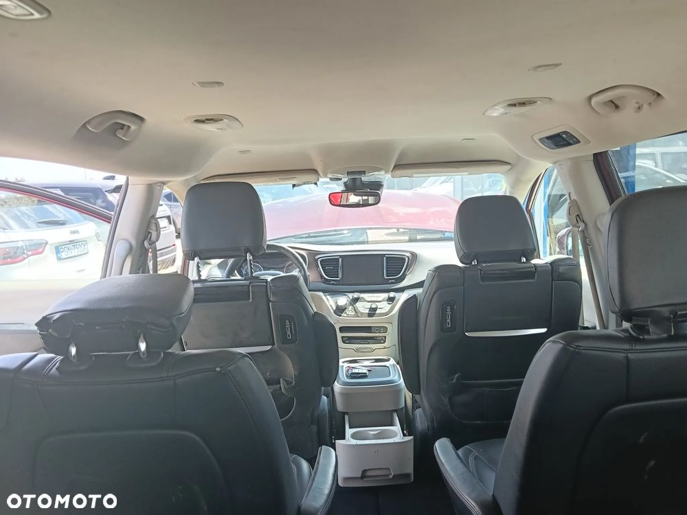 Chrysler Pacifica - 19