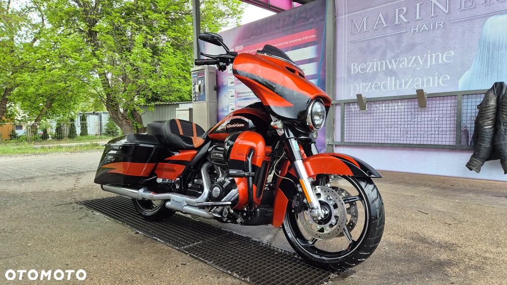 Harley-Davidson CVO Street Glide - 1