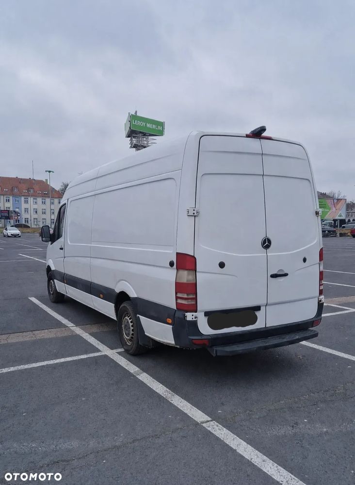 Mercedes-Benz Sprinter - 4