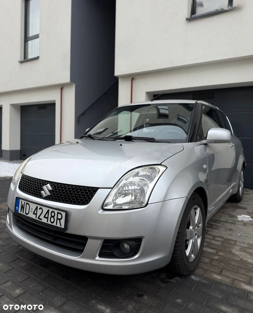 Suzuki Swift 1.3 GC - 2